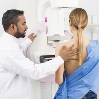 "Ottobre Rosa": un mese di screening gratuiti per la prevenzione del tumore al seno