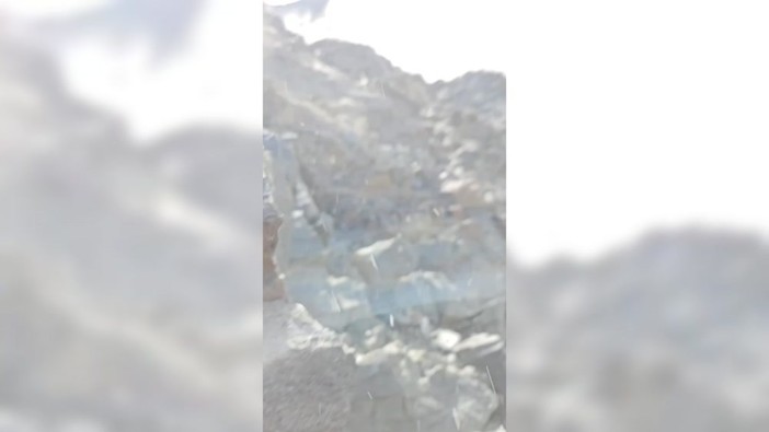 Pioggia di pietre sul Monte Bianco, la frana sorprende l'escursionista