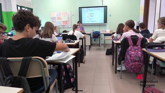 'Behind Your Screen', progetto della Commissione Ue per la cittadinanza digitale di 3.500 studenti 'Behind Your Screen', progetto della Commissione Ue per la cittadinanza digitale di 3.500 studenti