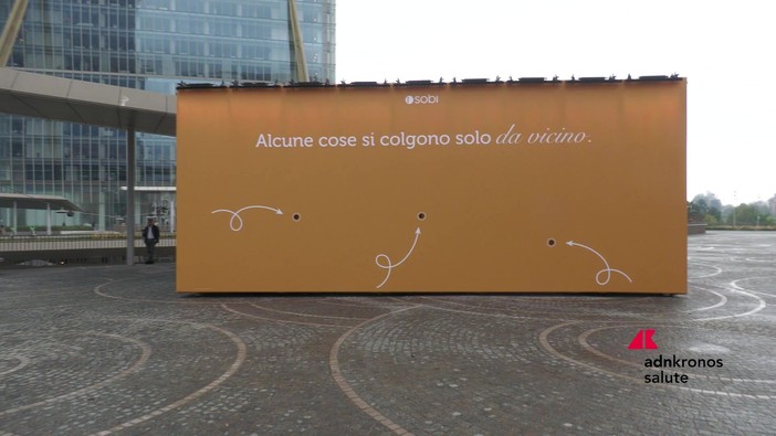 Malattie renali rare, a CityLife a Milano l'installazione di Sobi Italia per sensibilizzare i cittadini