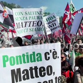 Pontida, dalle t-shirt ai cori sul pratone è derby tra 'nordisti' e 'salviniani'
