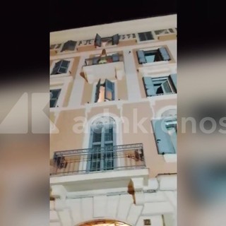Serenata nel cuore di Testaccio, stornelli romani e Vasco per la futura sposa Serenata nel cuore di Testaccio, stornelli romani e Vasco per la futura sposa