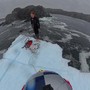 La prima donna a tuffarsi da un iceberg, il video dell'impresa della canadese Molly Carlson