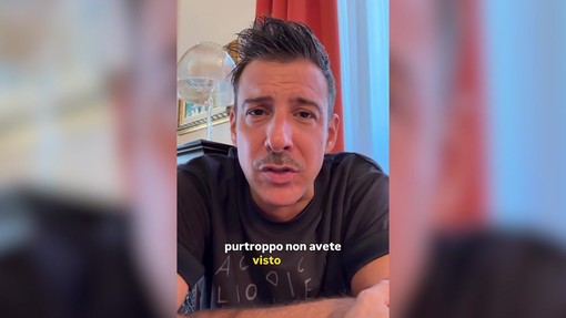 Dopo il malore Gabbani rassicura i fan: "Stasera torno sul palco" Dopo il malore Gabbani rassicura i fan: "Stasera torno sul palco"