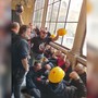 Ex Ilva, operai occupano prefettura di Genova al grido: "Lo stabilimento non si chiude"