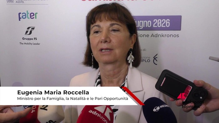Roccella: "Vitalità di una società parte dal basso, demografia incide su sanità, welfare e pensioni"