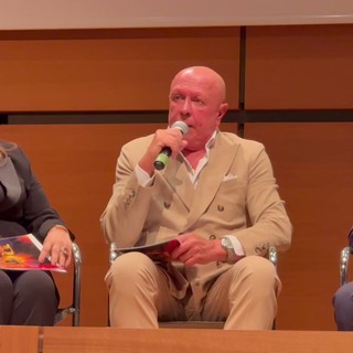 Gian Luca Pelloni Bulzoni: "Raffaella Carrà mi ha adottato dopo la diagnosi della malattia" Gian Luca Pelloni Bulzoni: "Raffaella Carrà mi ha adottato dopo la diagnosi della malattia"