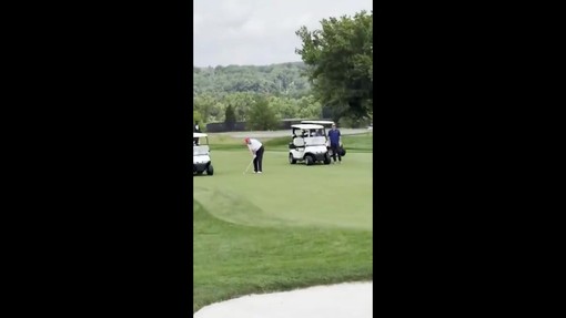 Trump e il colpo vincente a golf: "Io ho talento e voi no"﻿