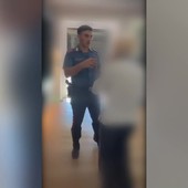 A Roma 88enne sventa truffa del finto carabiniere, le immagini dell'arresto A Roma 88enne sventa truffa del finto carabiniere, le immagini dell'arresto