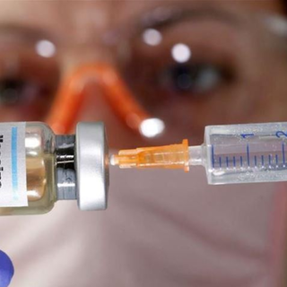 Via libera dell’Aifa a terza dose per immunodepressi, over 80 e ospiti Rsa