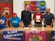 Da sinistra Fabiana Brumana, Anna Caione, Marco Coppola, Gianni Morandi, Emanuele Avalle Da sinistra Fabiana Brumana, Anna Caione, Marco Coppola, Gianni Morandi, Emanuele Avalle