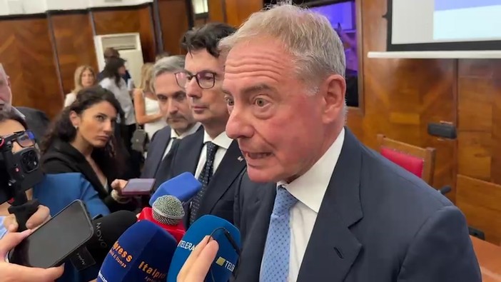 Spazio, Urso: "Comparto centrale in cui l'Italia deve crescere" Spazio, Urso: "Comparto centrale in cui l'Italia deve crescere"