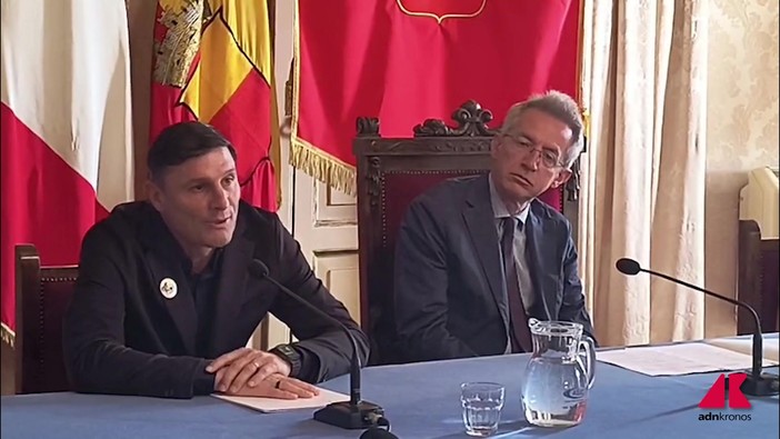 Napoli, Zanetti lancia evento beneficenza per i bambini e ricorda Maradona Napoli, Zanetti lancia evento beneficenza per i bambini e ricorda Maradona