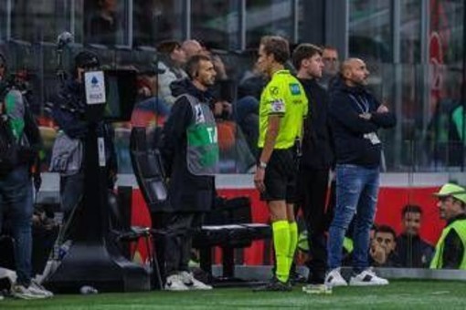 Calcio, decisioni che cambiano e protocolli che saltano: il Var è fuori controllo? Calcio, decisioni che cambiano e protocolli che saltano: il Var è fuori controllo?