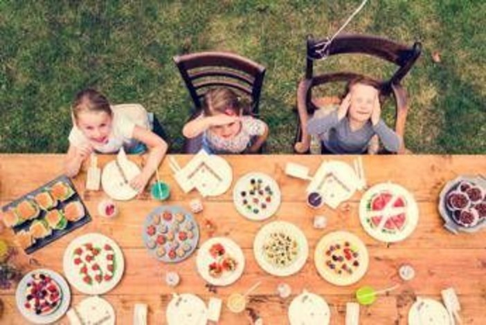 No a glutine o lattosio, tanti bambini a dieta senza diagnosi. Pediatri: "Rischiano carenze"