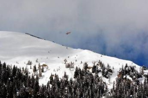 Valanga in Valle d'Aosta, morto scialpinista