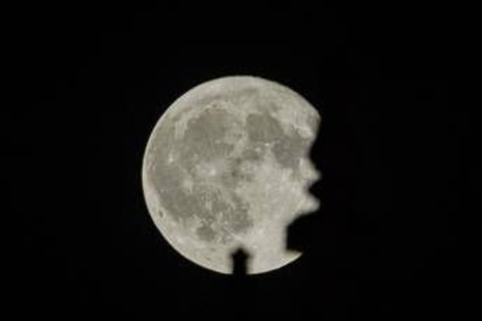 Superluna Novembre 2025: la Luna del Castoro più grande e luminosa degli ultimi 6 anni