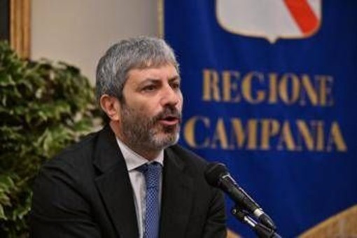Campania, Fico nomina la Giunta regionale: Casillo vice, 10 gli assessori