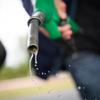 Benzina e diesel, anche Tamoil fissa tetto ai prezzi: la 'mappa' degli sconti Benzina e diesel, anche Tamoil fissa tetto ai prezzi: la 'mappa' degli sconti