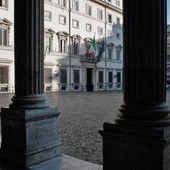 Manovra, vertice a Palazzo Chigi: intesa su affitti brevi, Isee e dividendi Manovra, vertice a Palazzo Chigi: intesa su affitti brevi, Isee e dividendi