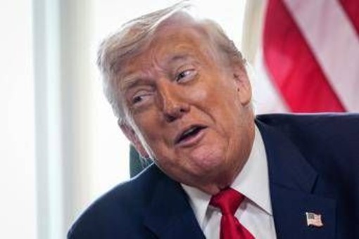 Trump e la reazione al report degli 007: "Mojtaba Khamenei probabilmente è gay"