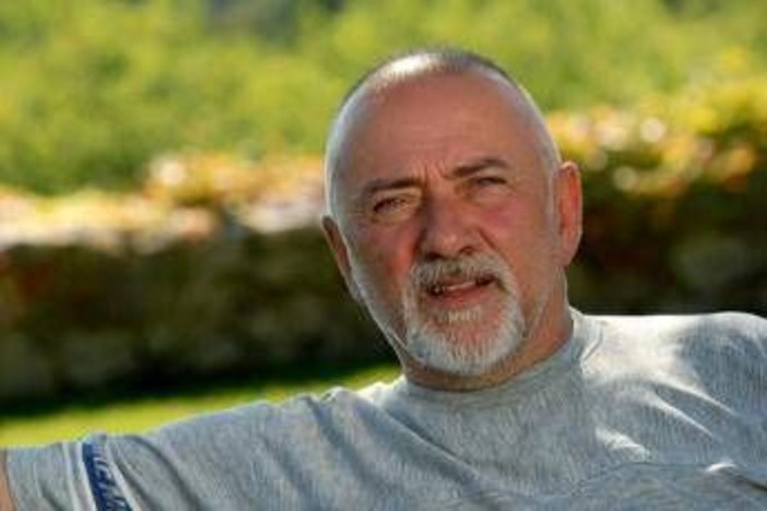 Giorgio Faletti, il ricordo della moglie a La volta buona: "Quella assurda coincidenza..." Giorgio Faletti, il ricordo della moglie a La volta buona: "Quella assurda coincidenza..."