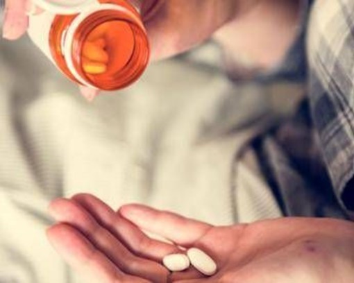 Abuso di paracetamolo negli adolescenti, Aifa: "Effetti anche irreversibili"