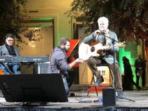 Ron live in Piazza Mastai a Roma per l'Aisla: &quot;Importante sensibilizzare&quot;