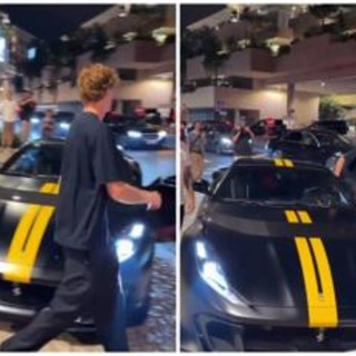 Sinner paparazzato a Montecarlo... con la sua Ferrari