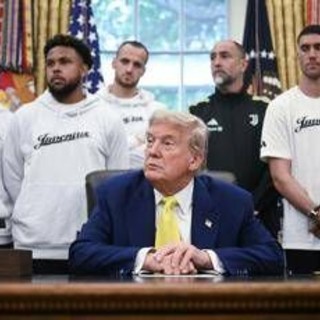 Trump parla di guerra Iran-Israele, la Juve ascolta nello Studio Ovale