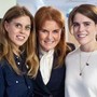 Che ne sarà di Fergie, Beatrice ed Eugenia dopo l'inchiesta su Andrew e Epstein?