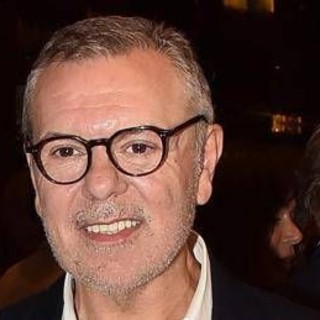 "Il bello di creare sogni con i capelli delle star", Roberto D'Antonio si racconta a Vanzina "Il bello di creare sogni con i capelli delle star", Roberto D'Antonio si racconta a Vanzina