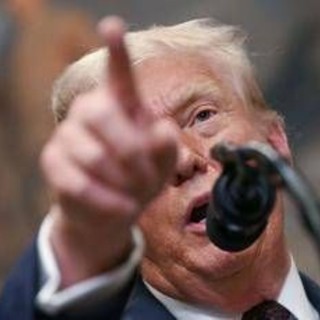 Ucraina, Usa annunciano nuove sanzioni contro la Russia. Trump: &quot;Vedrò Putin in futuro, guerra sarà risolta&quot;