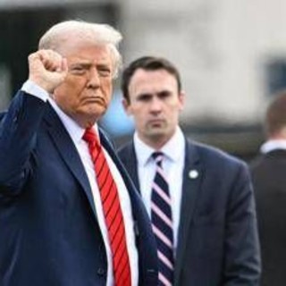 Trump, parla il medico: &quot;Ottima salute, età cardiaca di 14 anni più giovane dell'anagrafica&quot;