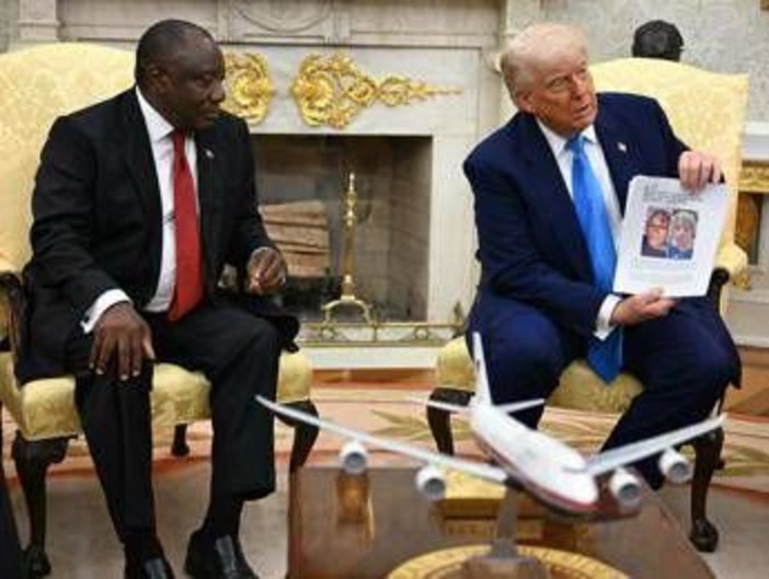 Trump e il &quot;genocidio dei bianchi&quot; in Sudafrica: agguato con video a presidente Ramaphosa