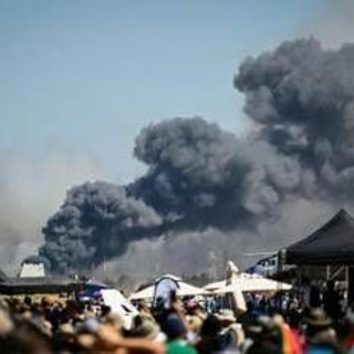 Atene, aereo militare precipita poco dopo decollo durante air show Atene, aereo militare precipita poco dopo decollo durante air show