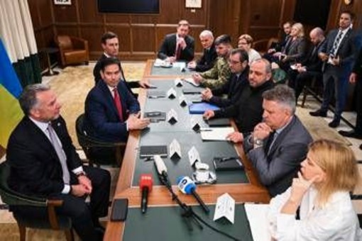 Ucraina, progressi' nei colloqui: ma resta il nodo adesione Nato e Donbasss Ucraina, progressi' nei colloqui: ma resta il nodo adesione Nato e Donbasss