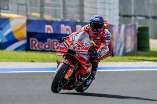 MotoGp, Bagnaia in pole nel Gp Francia davanti a Marquez e Bezzecchi. La griglia di partenza