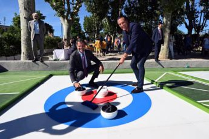 Curling senza ghiaccio al Colosseo: a Colle Oppio lo sport diventa spettacolo e inclusione