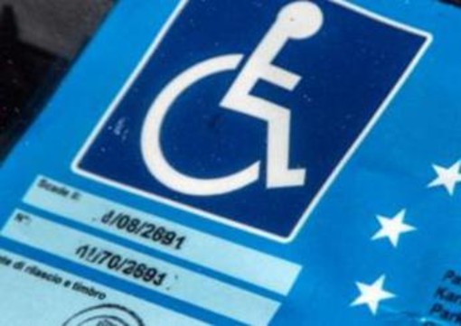 Roma, stretta su permessi disabili. Patanè: "In 20mila giravano con quelli di parenti morti" Roma, stretta su permessi disabili. Patanè: "In 20mila giravano con quelli di parenti morti"