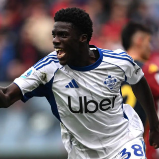 Douvikas e Diao: il Como piega il Genoa 2-0