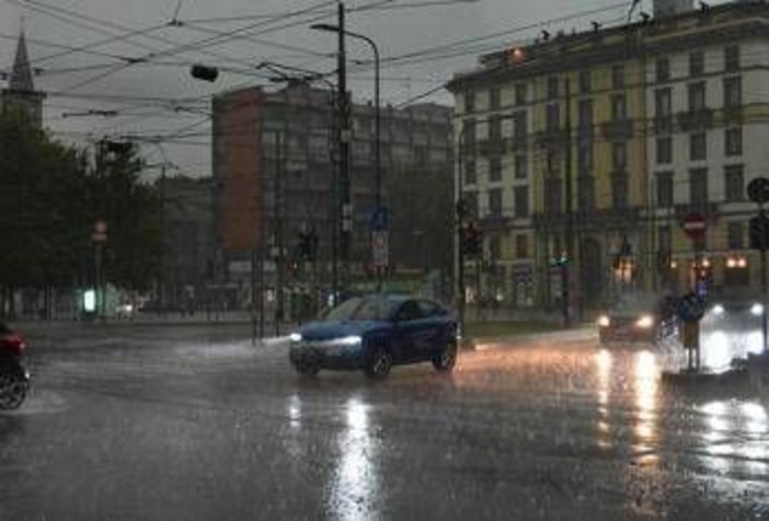 Piogge e temporali in arrivo, sull'Italia torna il maltempo: le previsioni meteo