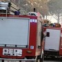 Nube tossica dopo incendio a Caivano, sospese attività nella zona Asi: "Obbligo di mascherina"