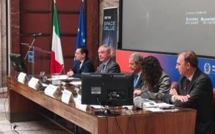 Urso: "Spazio e mare, due settori per lo sviluppo dell'eccellenza scientifica e manifatturiera italiana" Urso: "Spazio e mare, due settori per lo sviluppo dell'eccellenza scientifica e manifatturiera italiana"