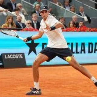 Roland Garros, padre di Jodar litiga con spettatori: "Non vi sedete qui"