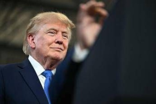 Iran, Trump: "Presto dichiarerò Hormuz territorio Usa"