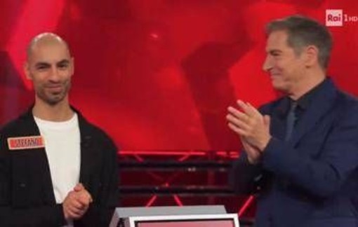 "Mi vuoi sposare?", proposta di matrimonio a L'eredità "Mi vuoi sposare?", proposta di matrimonio a L'eredità