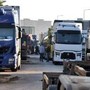 Protesta Tir, il Garante chiede la precettazione: "Pericolo grave per i cittadini"