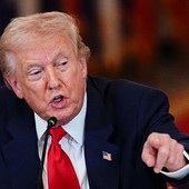 Trump annuncia stop all’attacco contro l’Iran “In corso seri negoziati”
