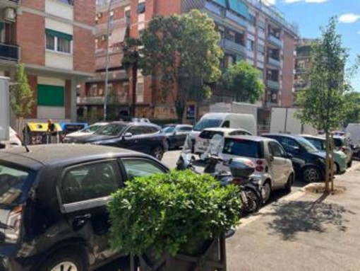 Roma, allarme dei negozianti di Vigna Clara: "Tra black point e cantieri rischiamo il colpo di grazia"